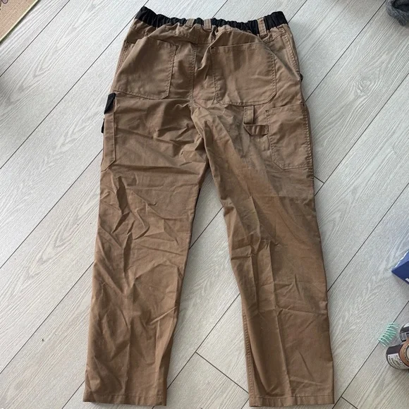 Brown Cargo Pants with Black Reinforced Panels - Men's Utility Style - Picture 5 of 5